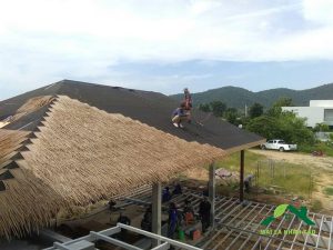 thi công rơm nhân tạo trên hệ mái gỗ, ván dăm OSB