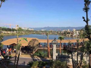 Thảm cỏ rơm là giải pháp lợp mái tiết kiệm, thẫm mỹ